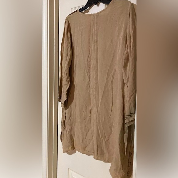 SR Fasion Women’s Embroidered Front Tan Tunic Top Long Sleeves One Size Plus - Picture 6 of 9